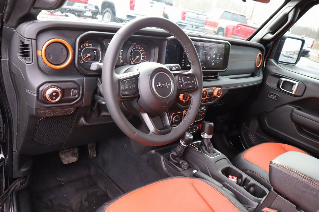 Used 2025 Jeep Gladiator Mojave w/ Convenience Group image 5