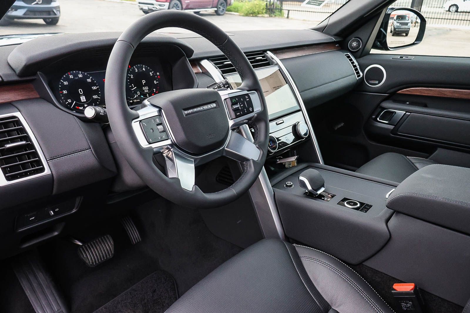 New 2026 Land Rover Discovery S image 29