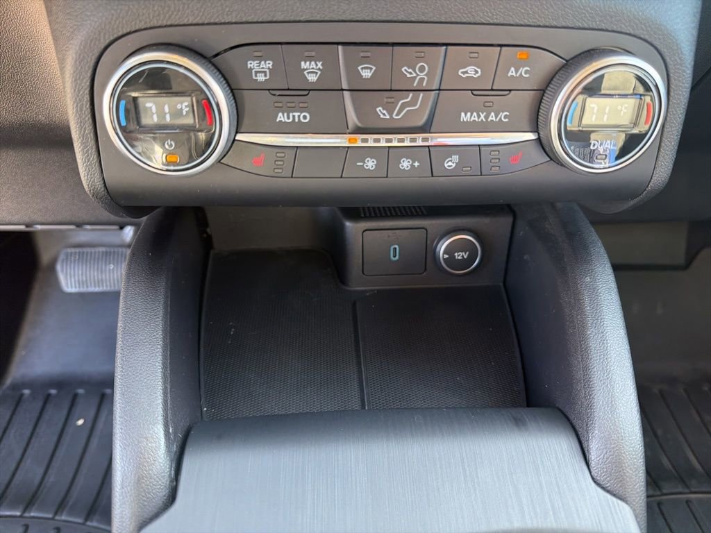 Used 2020 Ford Escape Titanium image 28