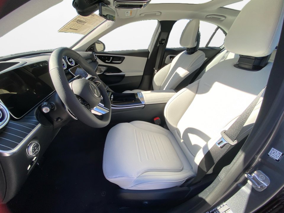 New 2026 Mercedes-Benz C 300 4MATIC Sedan image 9