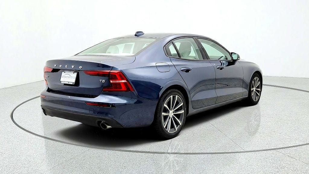 Used 2021 Volvo S60 T5 Momentum FWD image 5