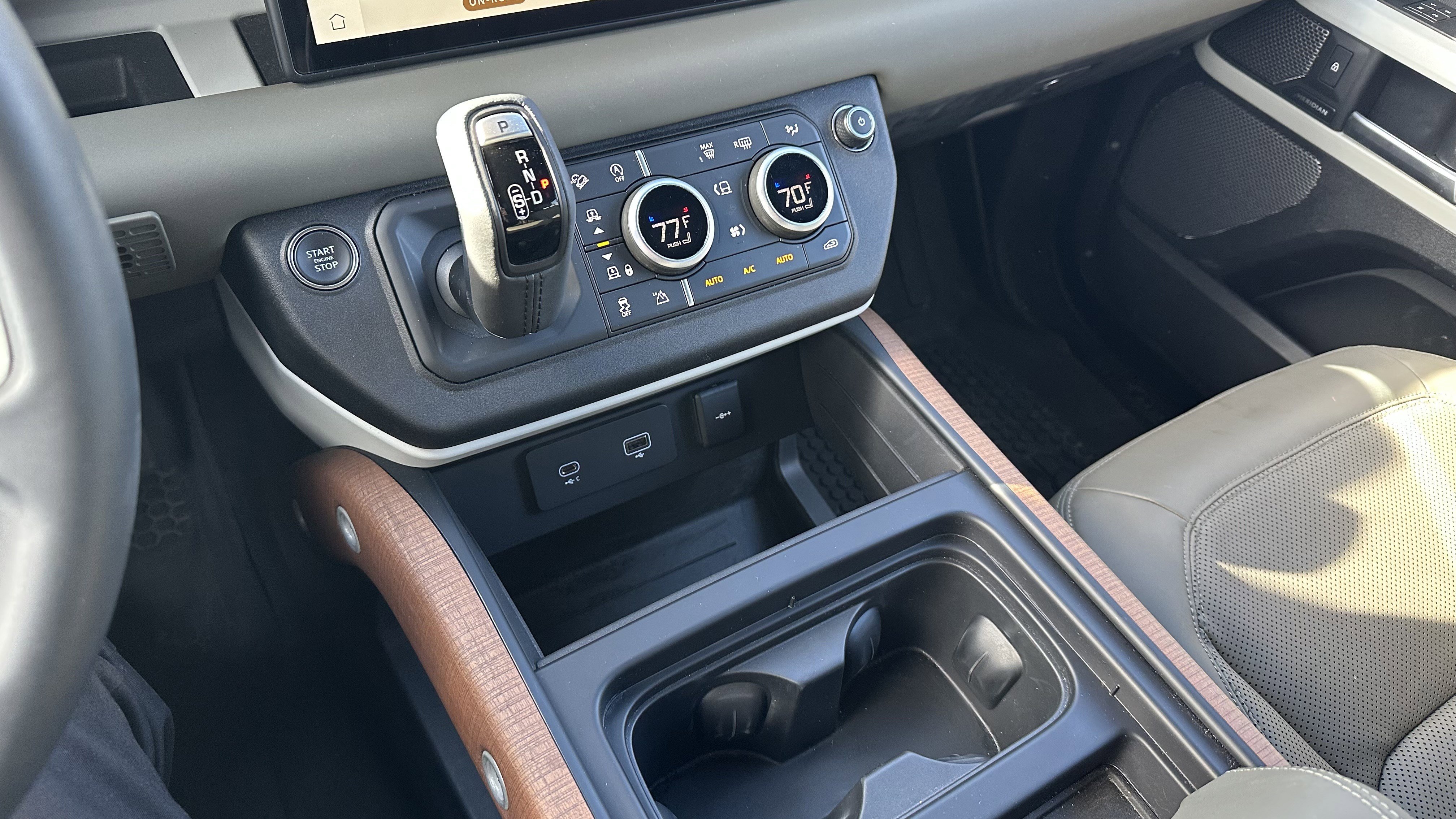 Used 2024 Land Rover Defender 110 X-Dynamic SE image 27