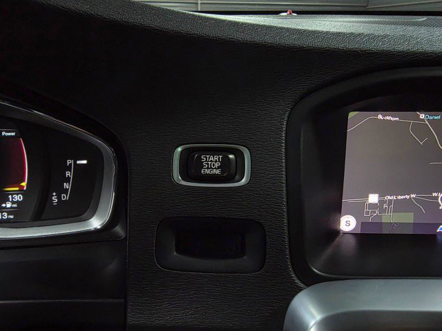 Used 2018 Volvo V60 T6 R-Design Platinum image 24