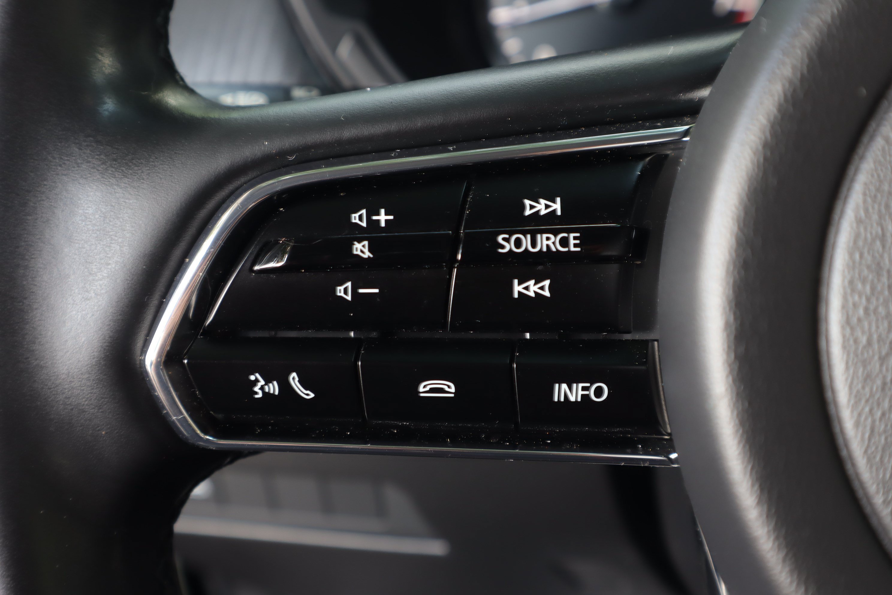 Certified 2025 MAZDA CX-90 3.3 Turbo w/ Select Package AWD/4WD image 17