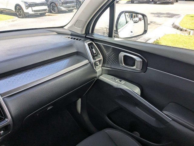 Used 2021 Kia Sorento LX FWD image 20