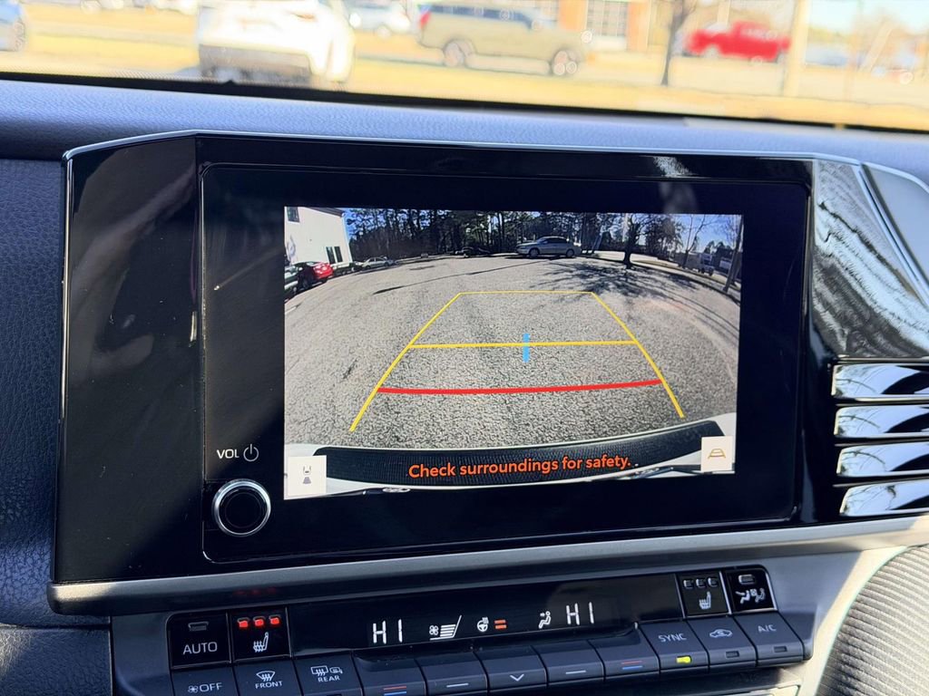 Certified 2025 Toyota Camry SE w/ Convenience Package image 4