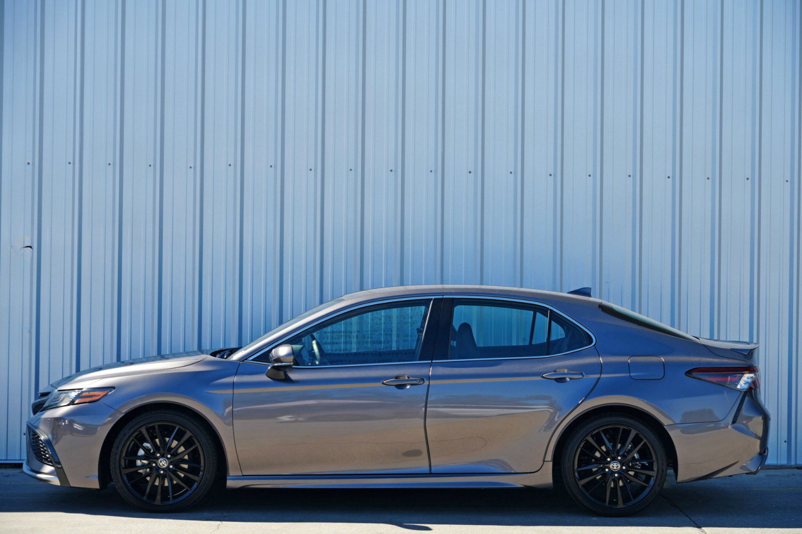 Used 2024 Toyota Camry XSE w/ Navigation Package image 7