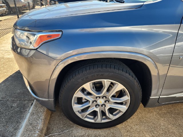 Used 2021 Chevrolet Traverse Premier w/ LPO, Floor Liner Package FWD image 7