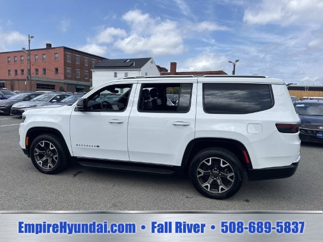 Used 2024 Jeep Wagoneer Series III AWD/4WD image 10