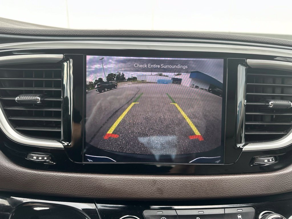 Used 2020 Chrysler Pacifica Touring-L Plus FWD image 48