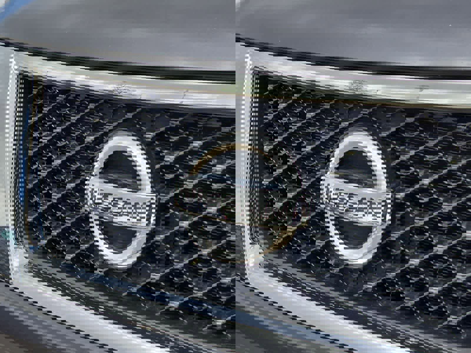 Used 2014 Nissan Pathfinder SL w/ Cargo Package FWD image 11