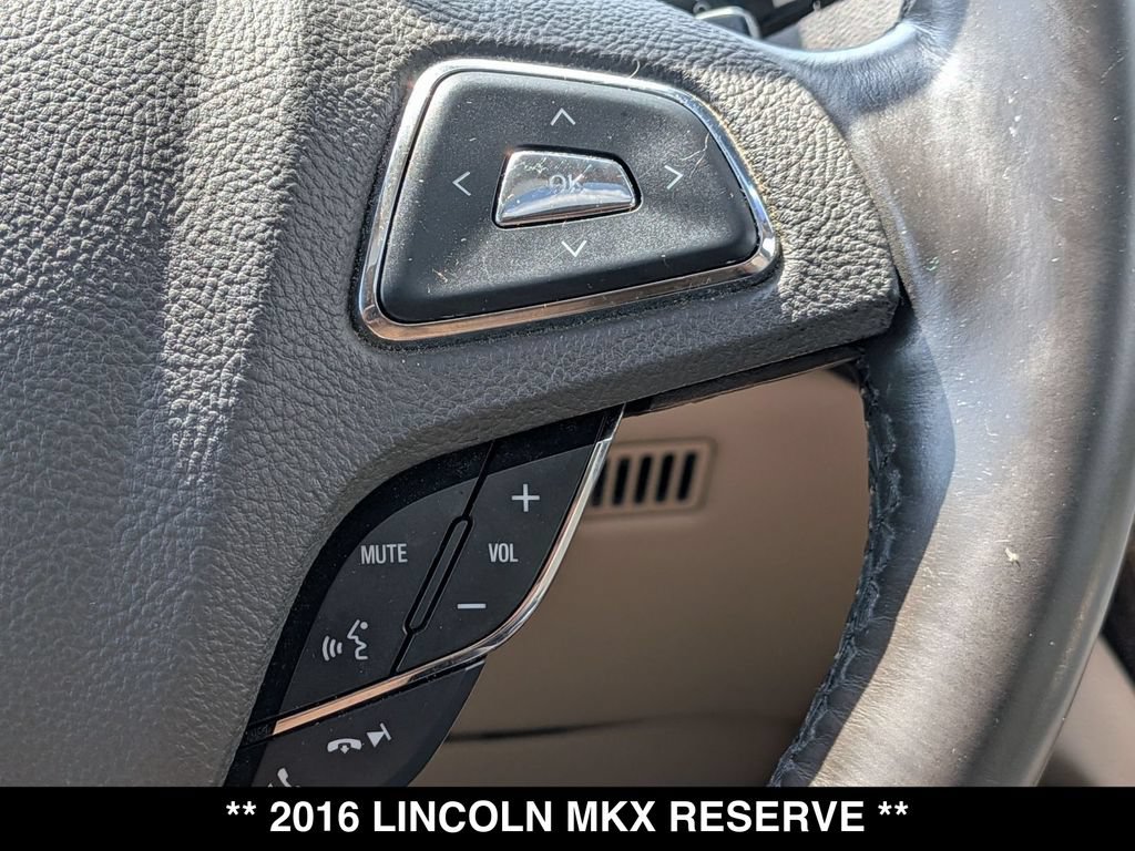 Used 2016 Lincoln MKX Reserve w/ Climate Package AWD/4WD image 7