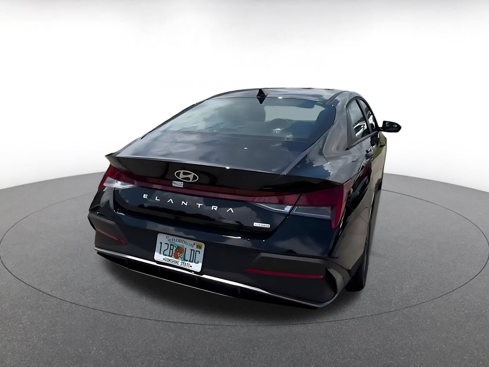 Used 2026 Hyundai Elantra Hybrid FWD image 13