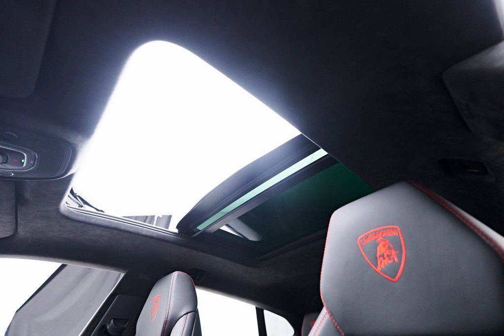 Used 2022 Lamborghini Urus image 54