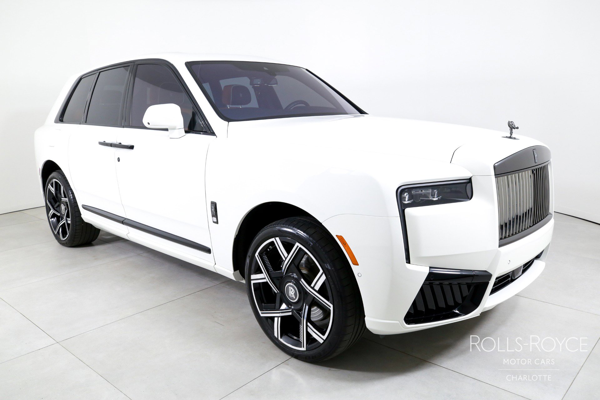 Used 2025 Rolls-Royce Cullinan Black Badge image 6