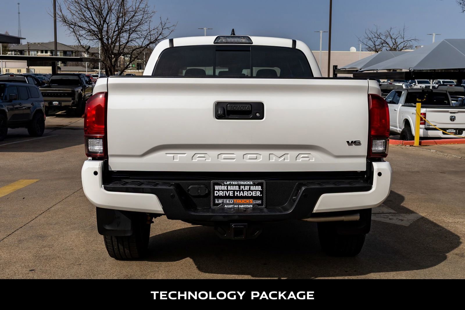 Used 2018 Toyota Tacoma TRD Off-Road w/ Technology Package image 7