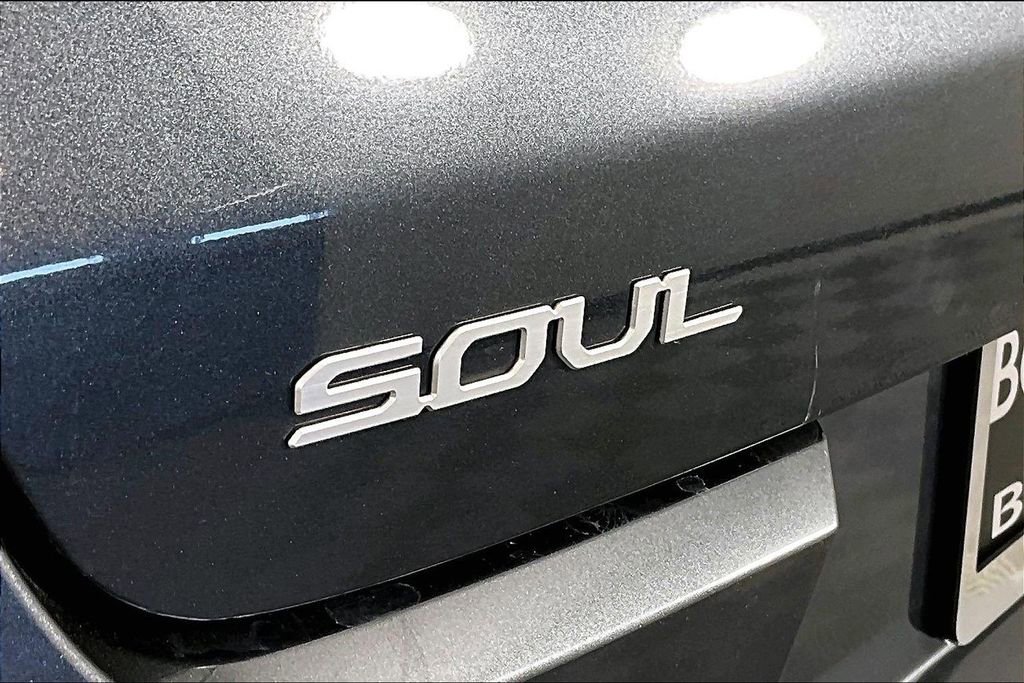 Used 2023 Kia Soul LX w/ LX Technology Package image 24