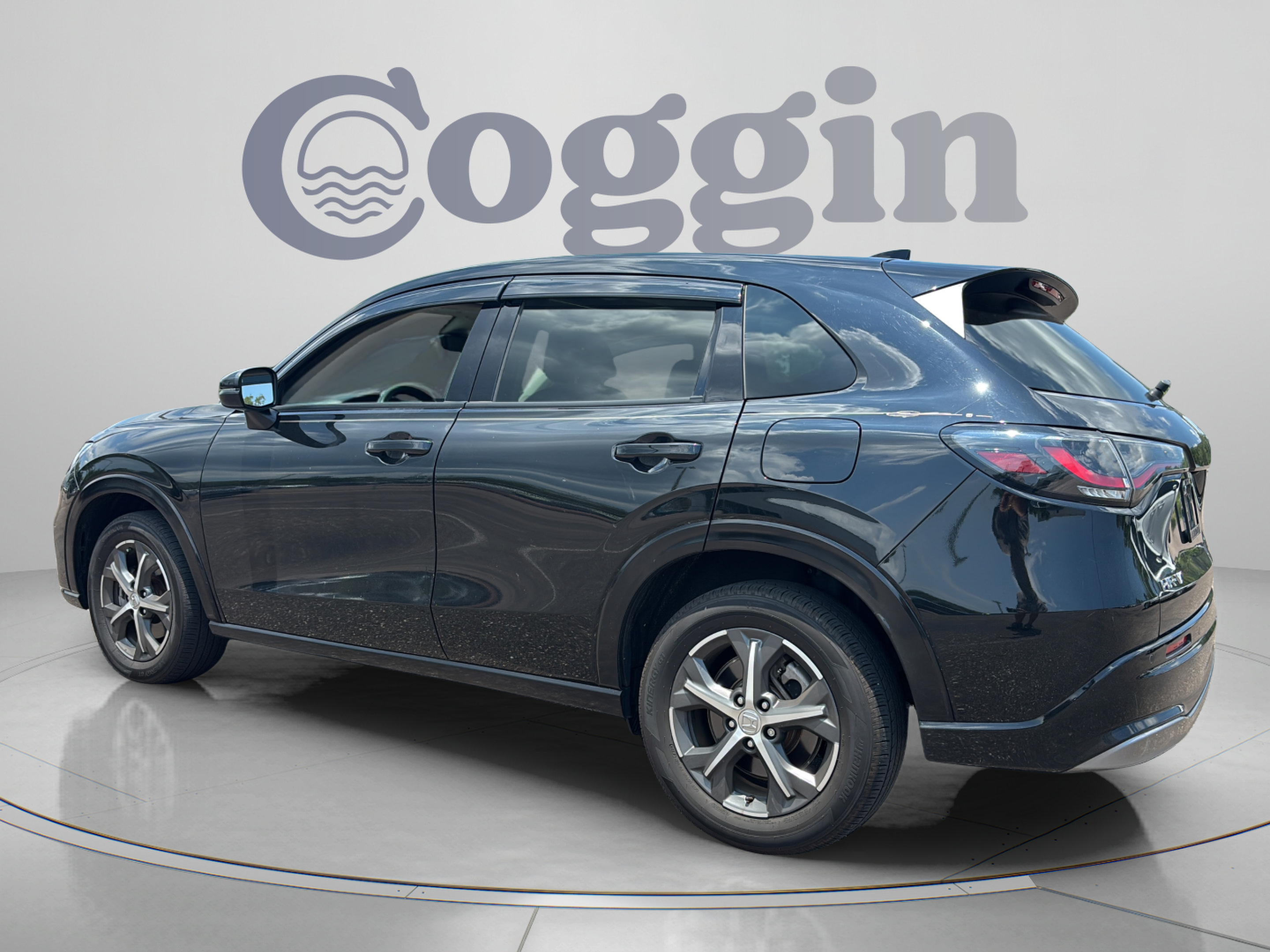 Certified 2025 Honda HR-V EX-L image 3