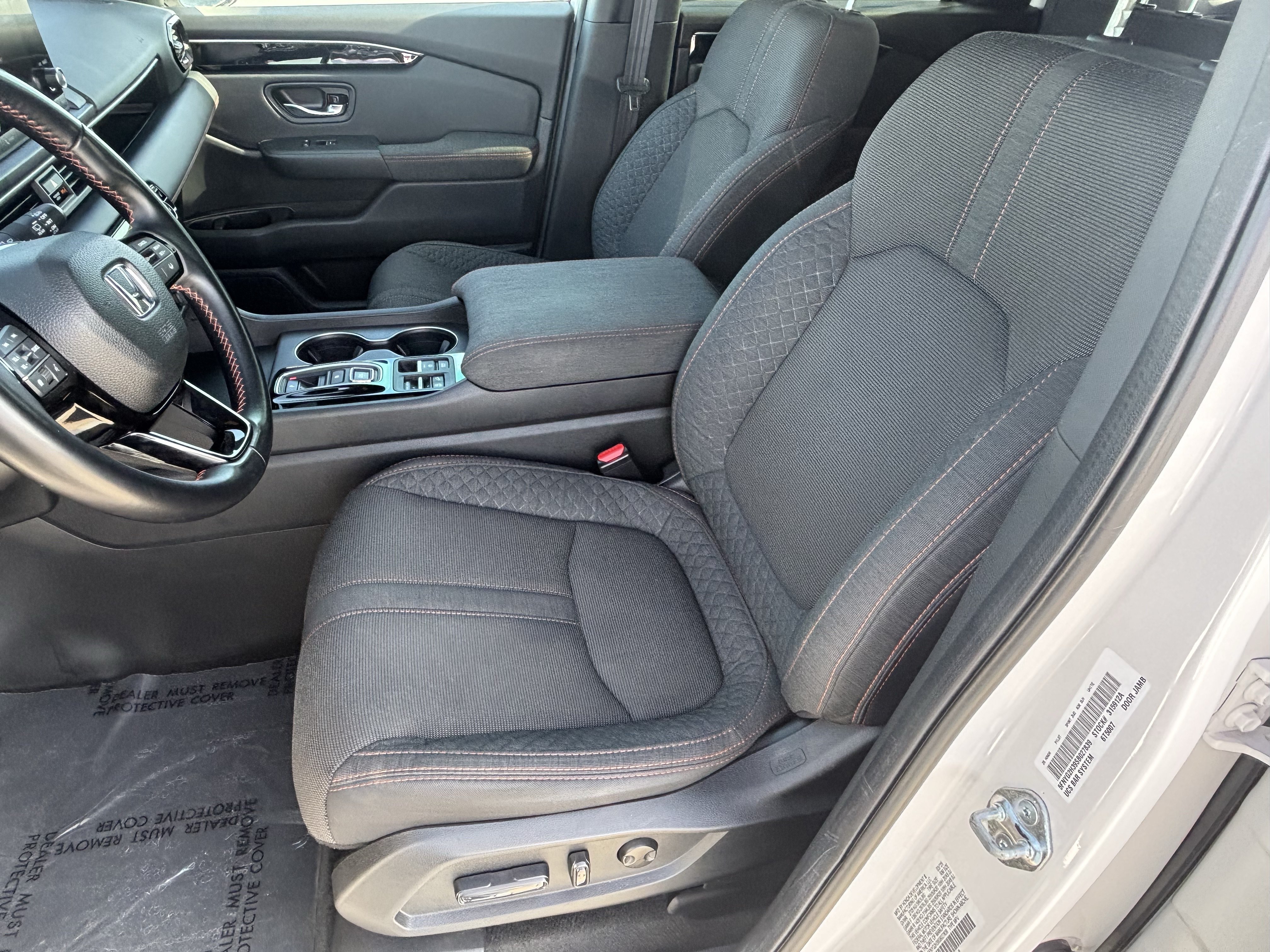 Used 2025 Honda Pilot Sport image 14