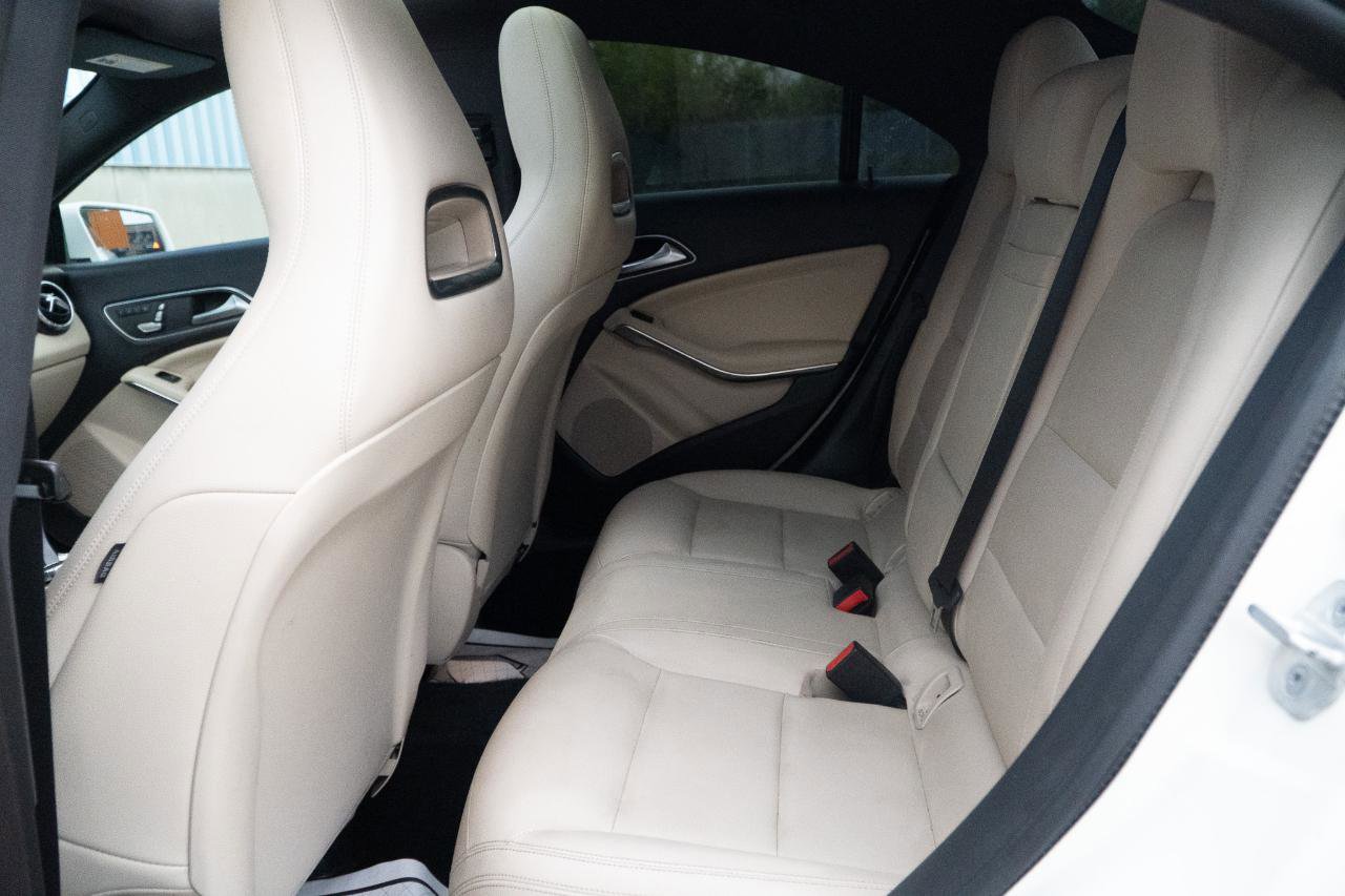 Used 2018 Mercedes-Benz CLA 250 image 27