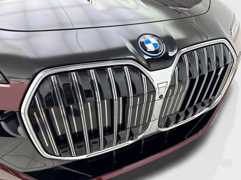 Used 2023 BMW i7 xDrive60 AWD/4WD image 25