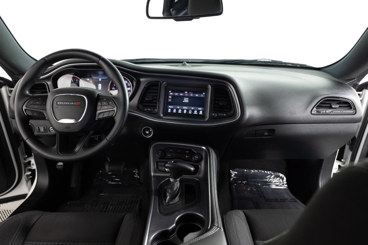 Used 2018 Dodge Challenger SXT RWD image 22