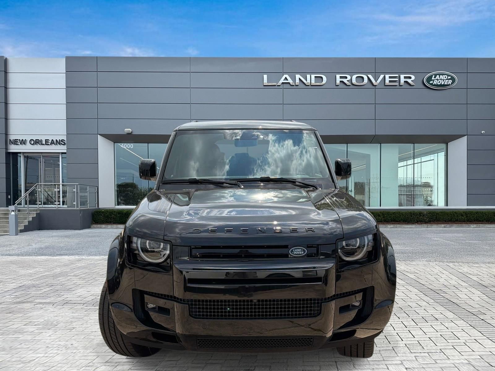 New 2026 Land Rover Defender 130 X-Dynamic SE AWD/4WD image 4