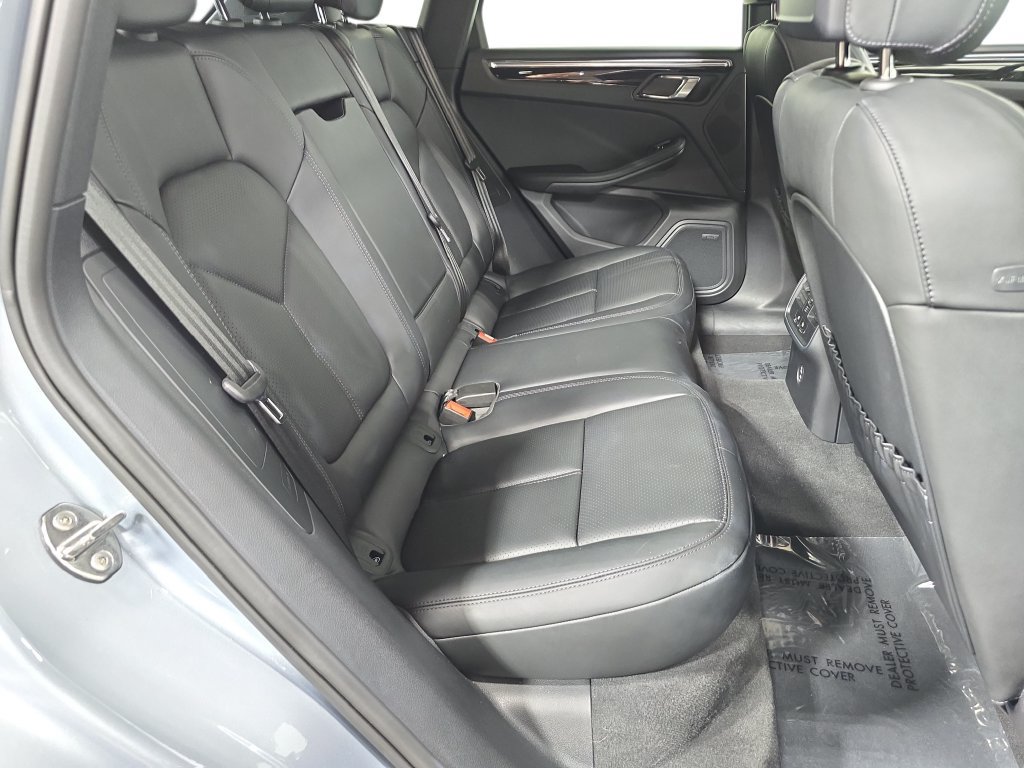Certified 2026 Porsche Macan AWD/4WD image 26