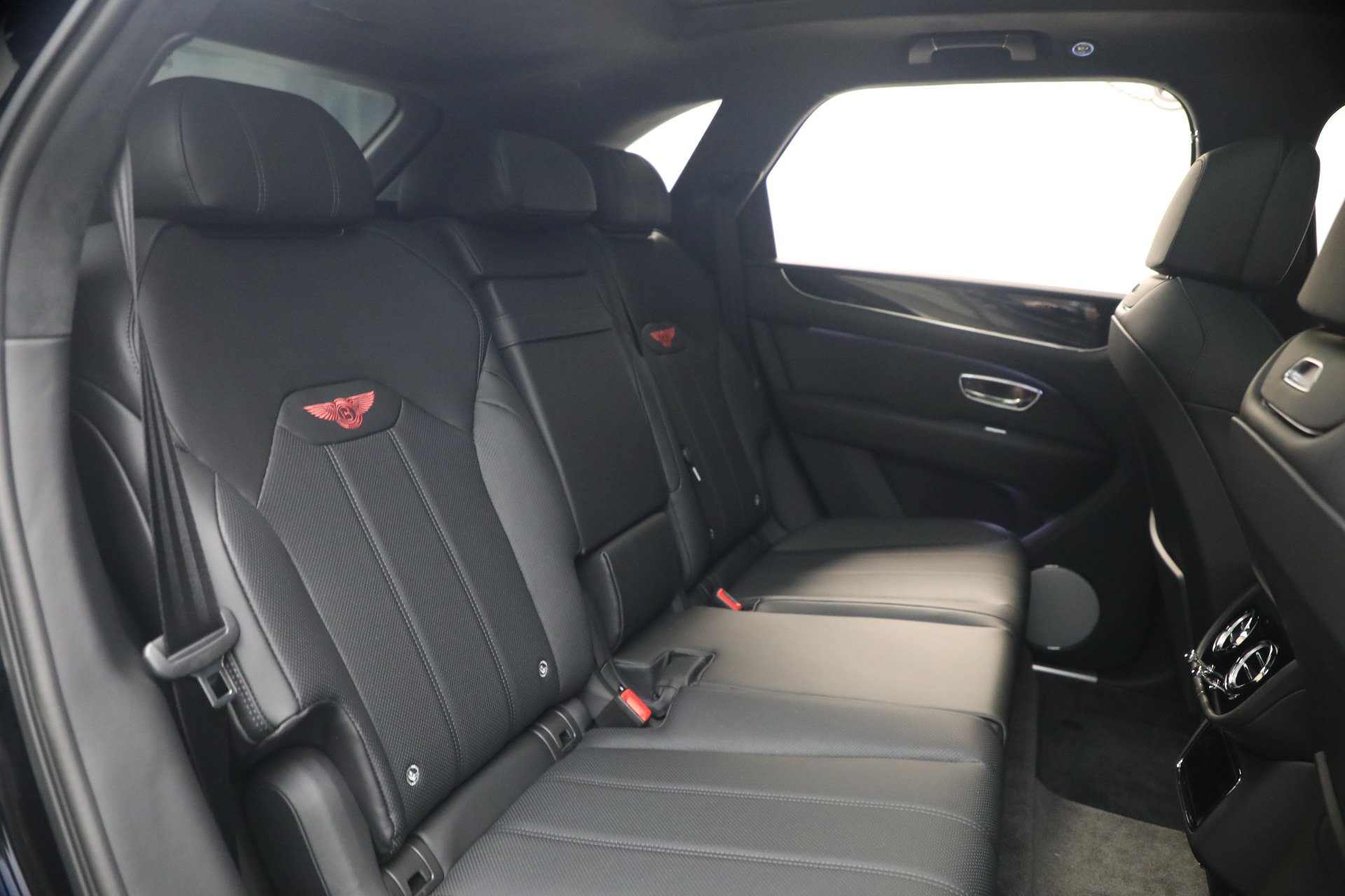 New 2026 Bentley Bentayga AWD/4WD image 31