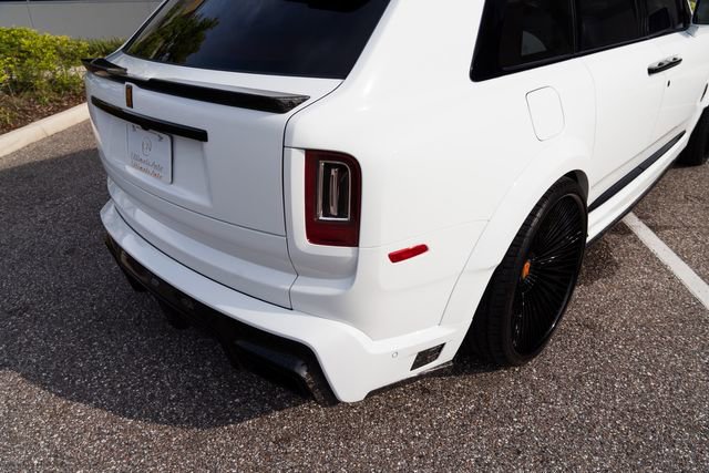 Used 2023 Rolls-Royce Cullinan w/ Cullinan Package image 14