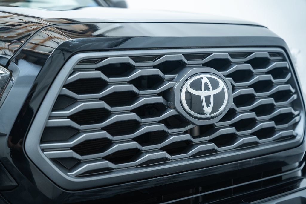 Used 2020 Toyota Tacoma TRD Off-Road w/ Technology Package AWD/4WD image 13