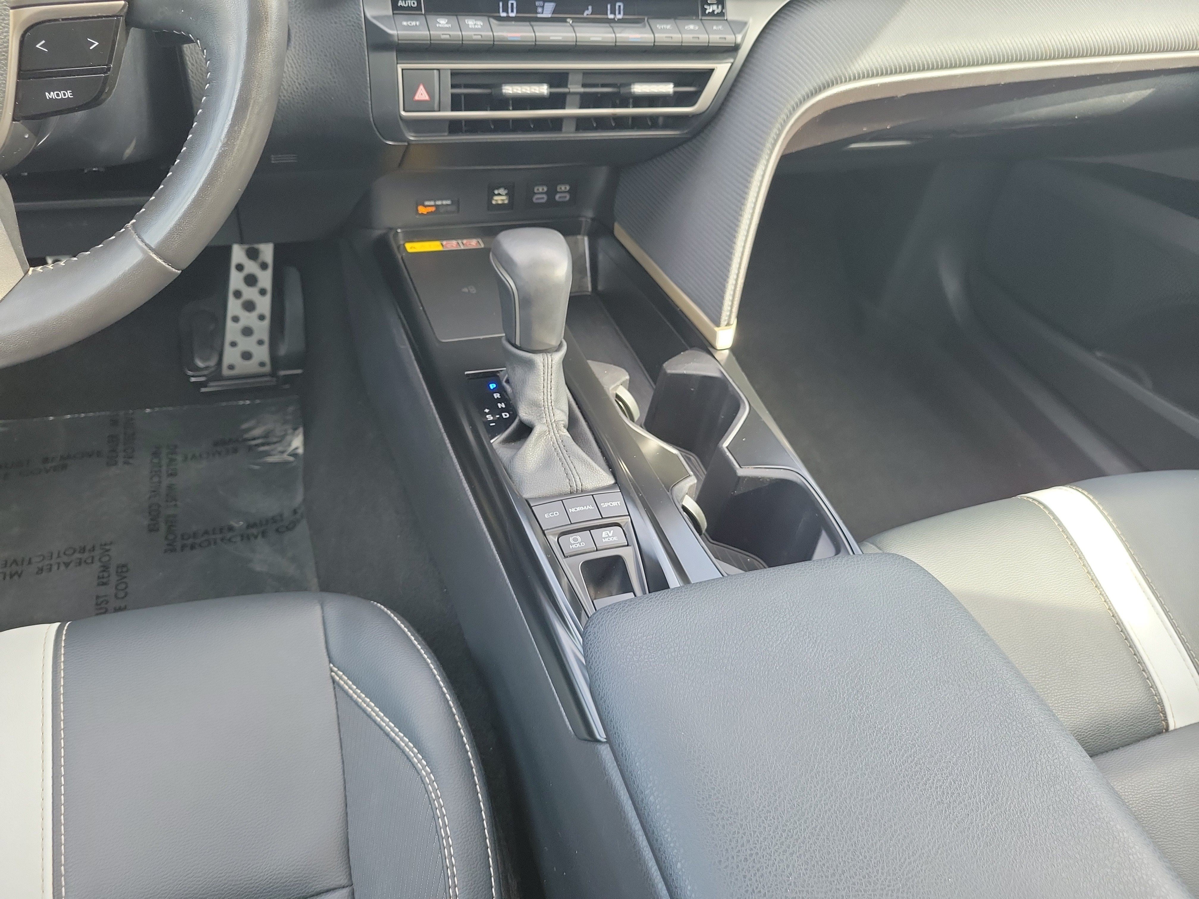 Used 2025 Toyota Camry SE w/ Multimedia Upgrade Package FWD image 19