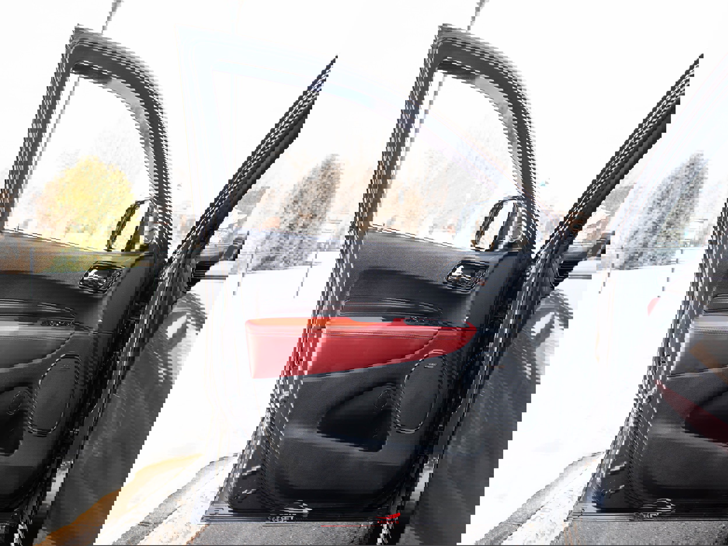 Used 2021 Dodge Durango R/T w/ Technology Group AWD/4WD image 47