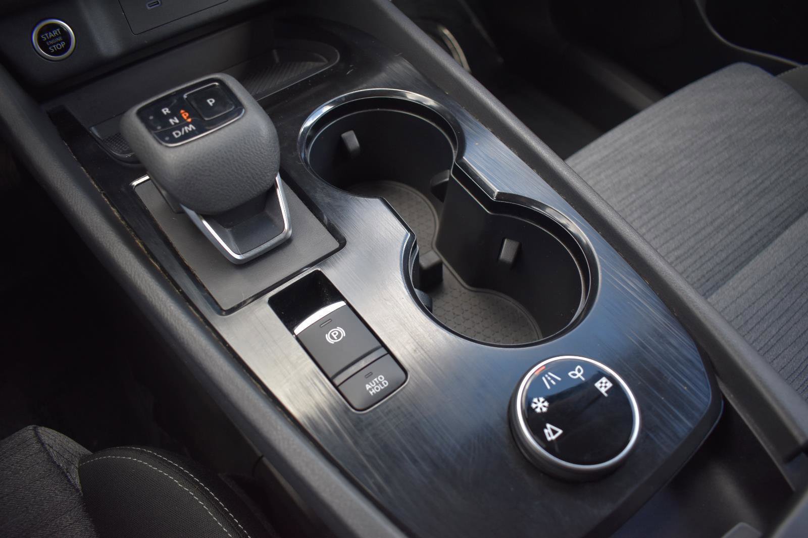 Used 2023 Nissan Rogue SV image 10