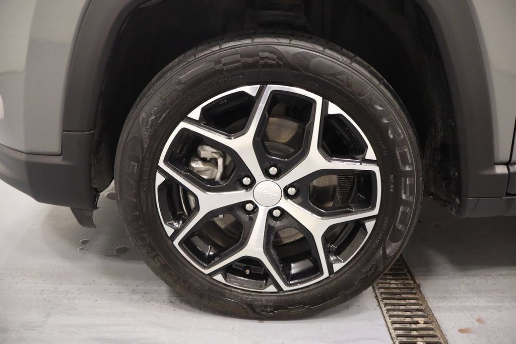 Used 2024 Jeep Compass Latitude AWD/4WD image 27