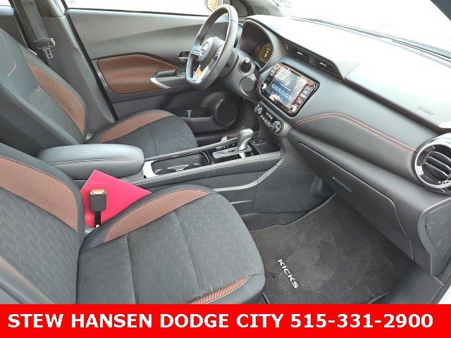 Used 2024 Nissan Kicks SR image 11