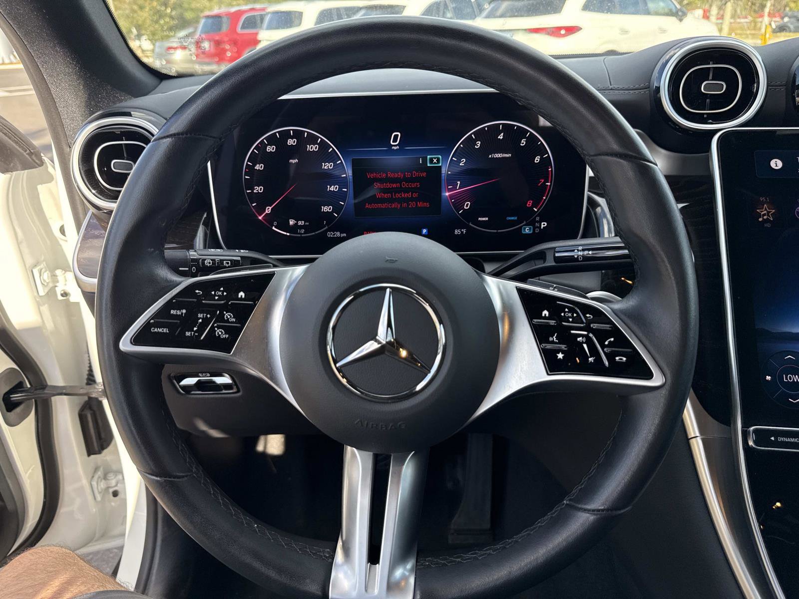 Used 2024 Mercedes-Benz GLC 300 4MATIC image 29