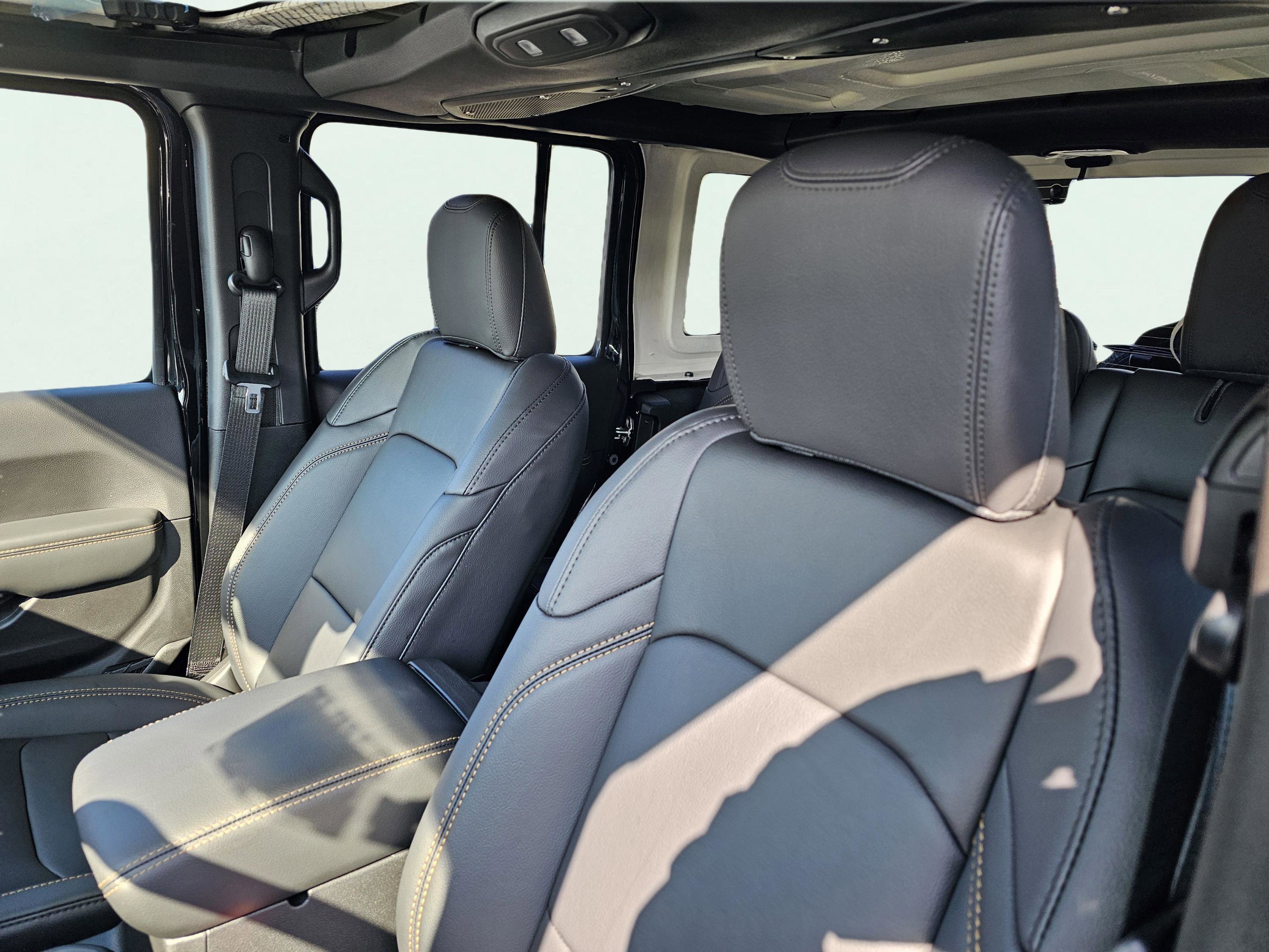 New 2026 Jeep Wrangler Unlimited Sahara AWD/4WD image 19