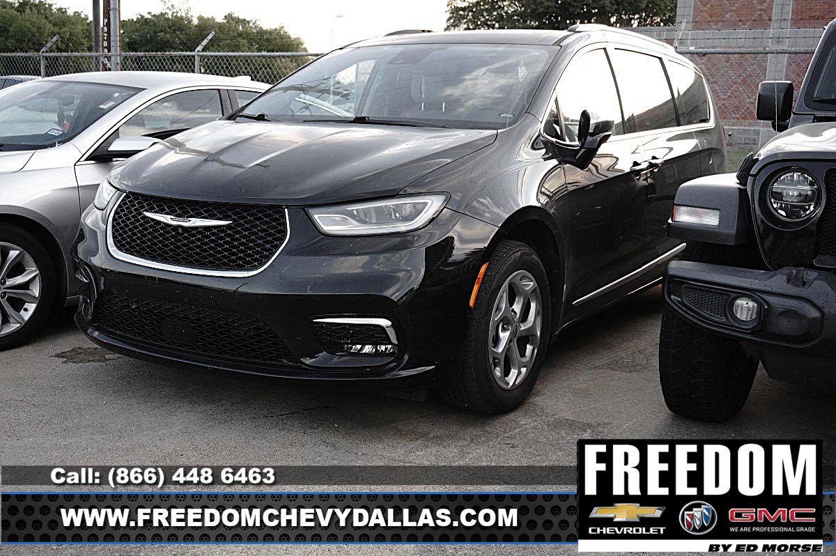 Used 2021 Chrysler Pacifica Limited w/ Uconnect Theater Family Group AWD/4WD image 4