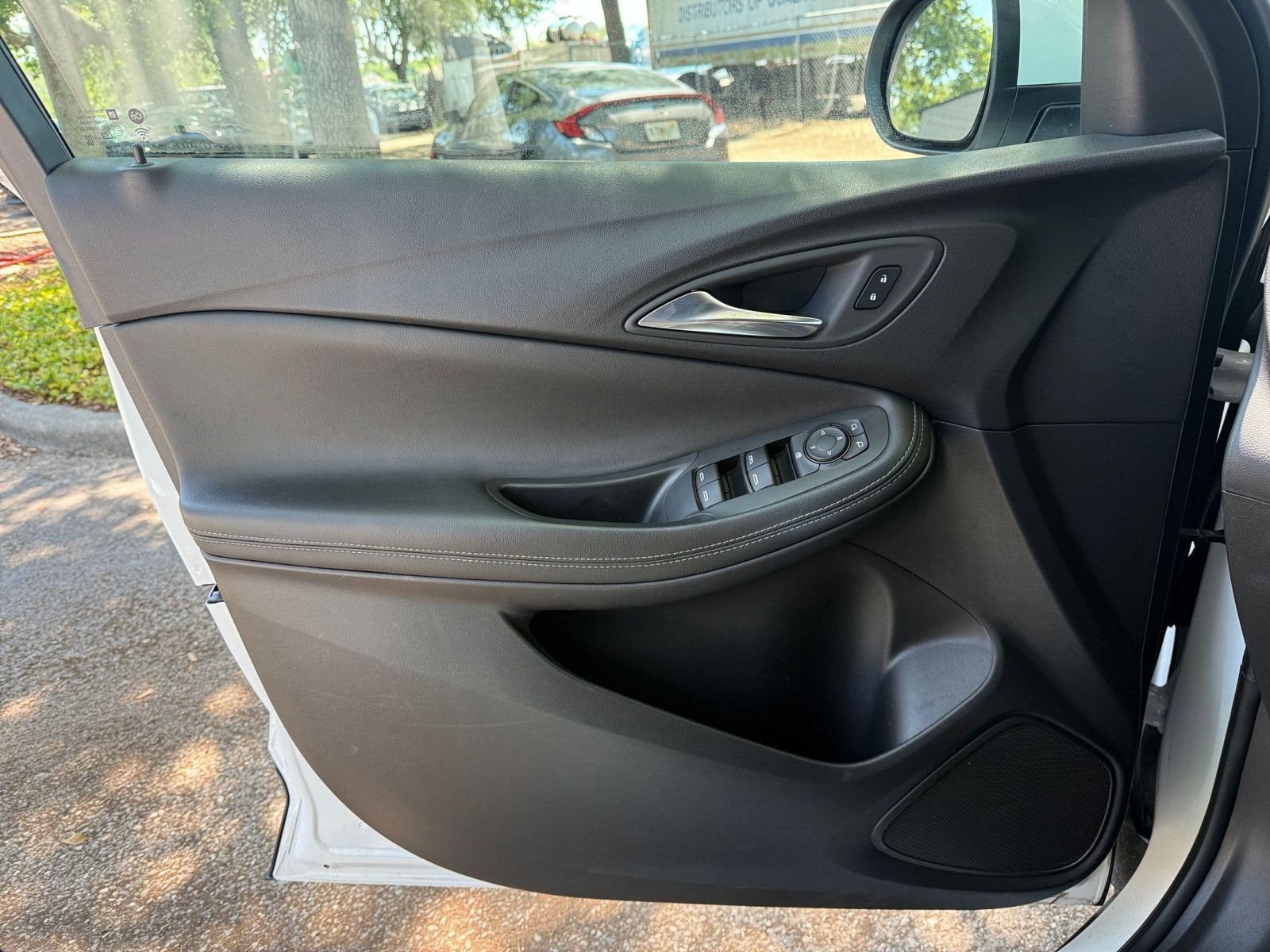 Used 2025 Buick Encore GX Preferred FWD image 18
