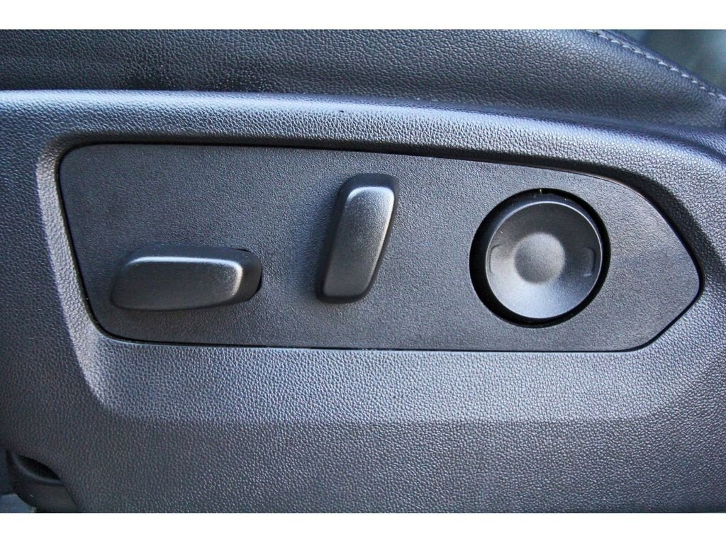 Used 2025 Chevrolet Tahoe LT image 24