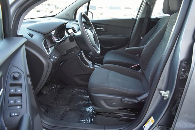 Used 2020 Chevrolet Trax LS image 12