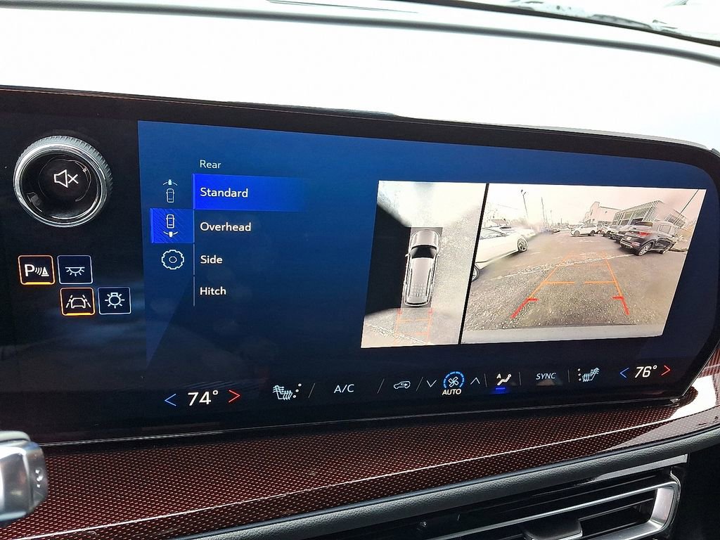 Used 2025 Chevrolet Traverse Z71 w/ Driver Confidence Package image 17