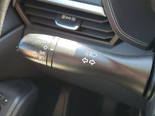 Used 2022 Nissan Altima 2.5 SV FWD image 12