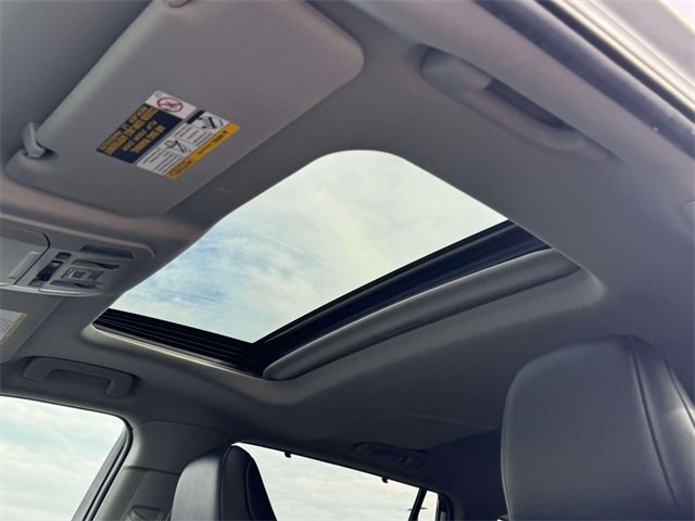 Used 2022 Toyota Highlander XLE image 19