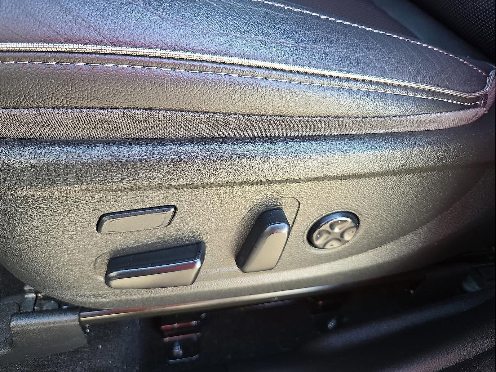 Used 2023 Hyundai Santa Fe Limited image 14