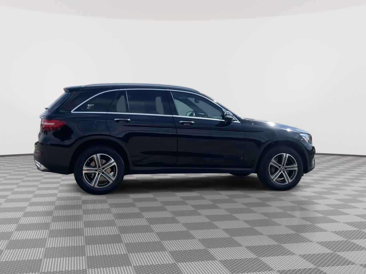 Used 2019 Mercedes-Benz GLC 300 4MATIC image 9