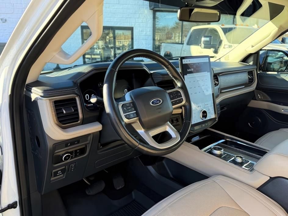 Used 2023 Ford Expedition Max Limited image 15