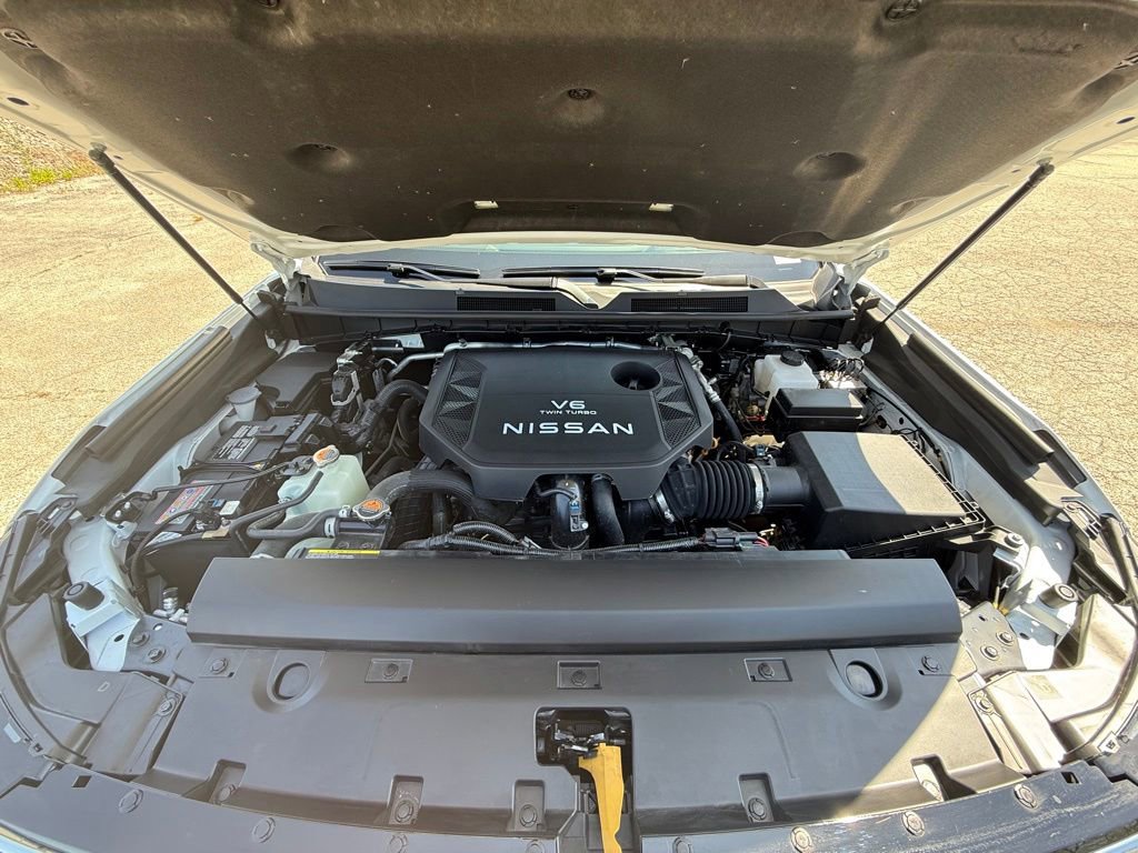 Used 2025 Nissan Armada Platinum Reserve AWD/4WD image 37