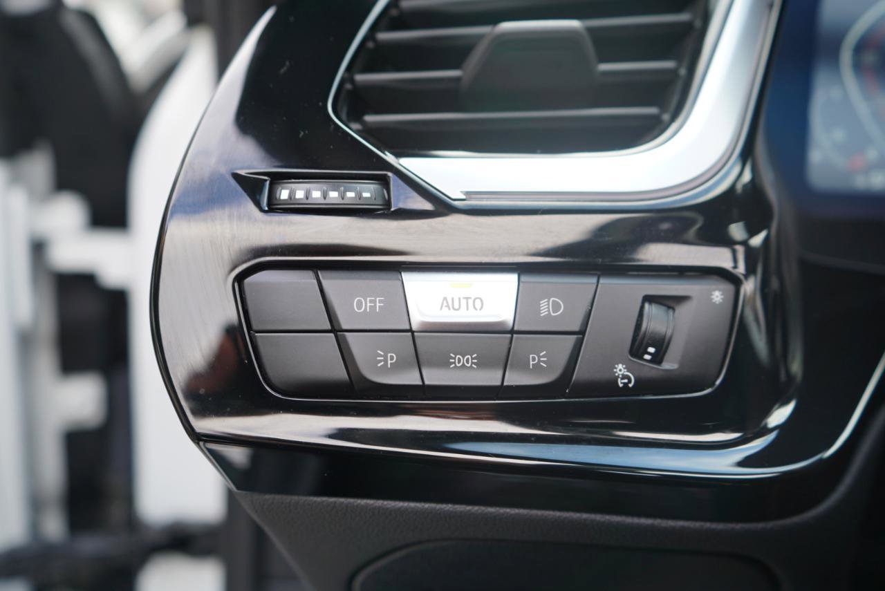 Used 2023 BMW Z4 sDrive30i w/ Premium Package image 39